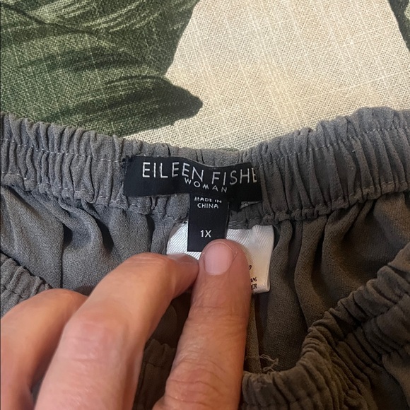 Eileen Fisher Silk Cropped Pants - Picture 2 of 8